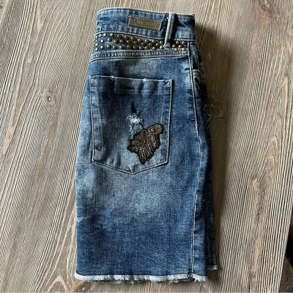 Guess Denim Blue Embellished Distressed Jean Mini Skirt Size 29 - Picture 5 of 13